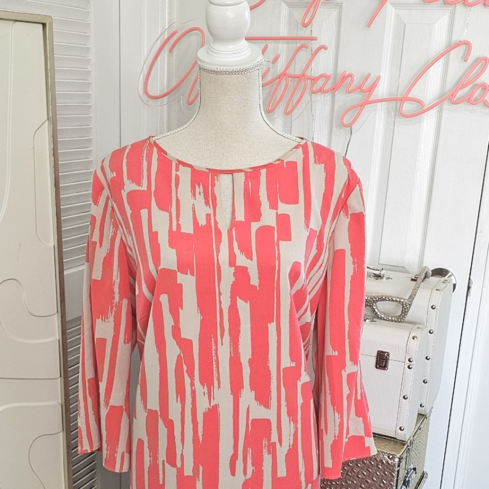 VIBRANT PENCIL DRESS🩷 - Picture 2 of 13